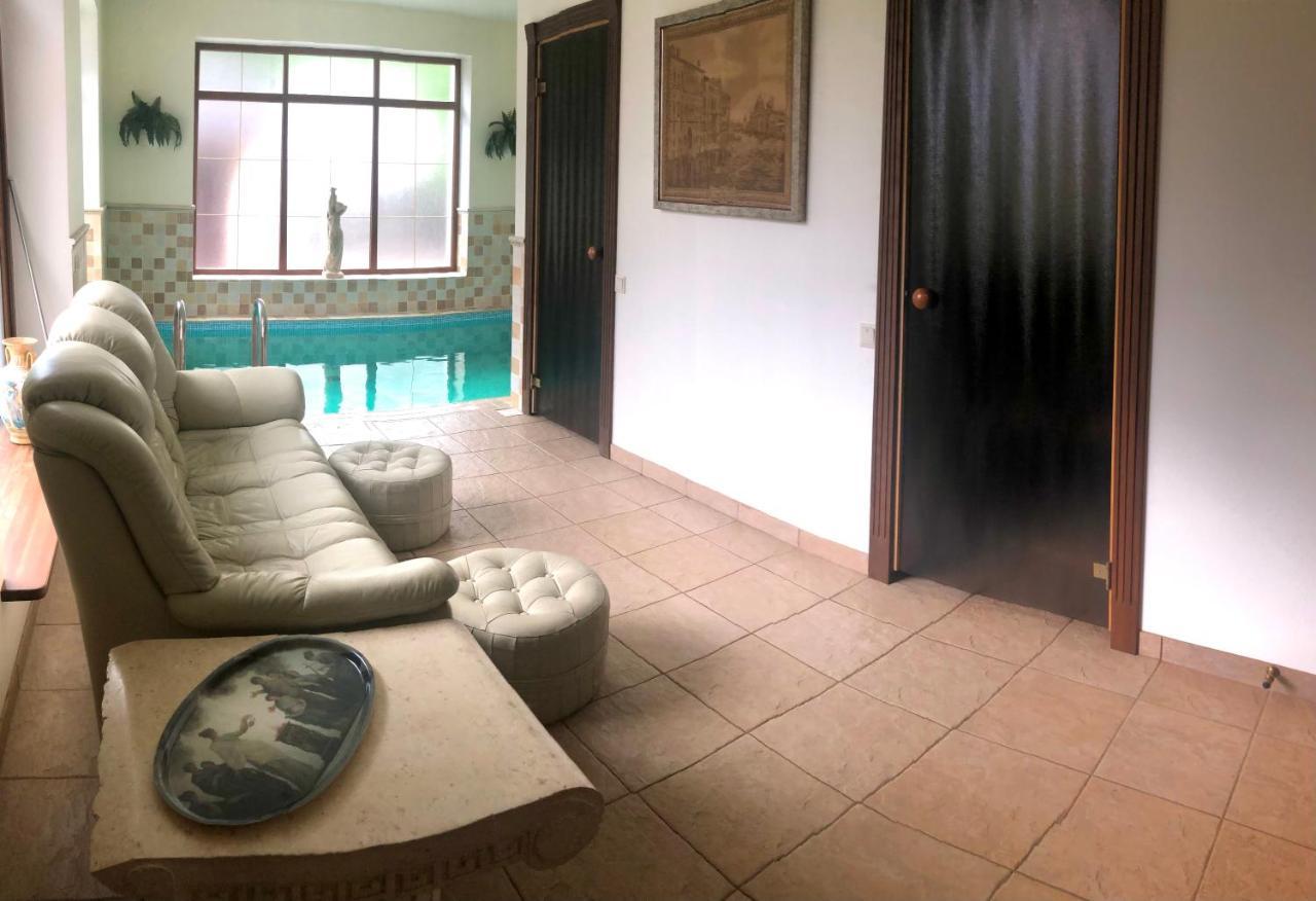 Guests House With Amazing Pool And Sauna Babīte Esterno foto