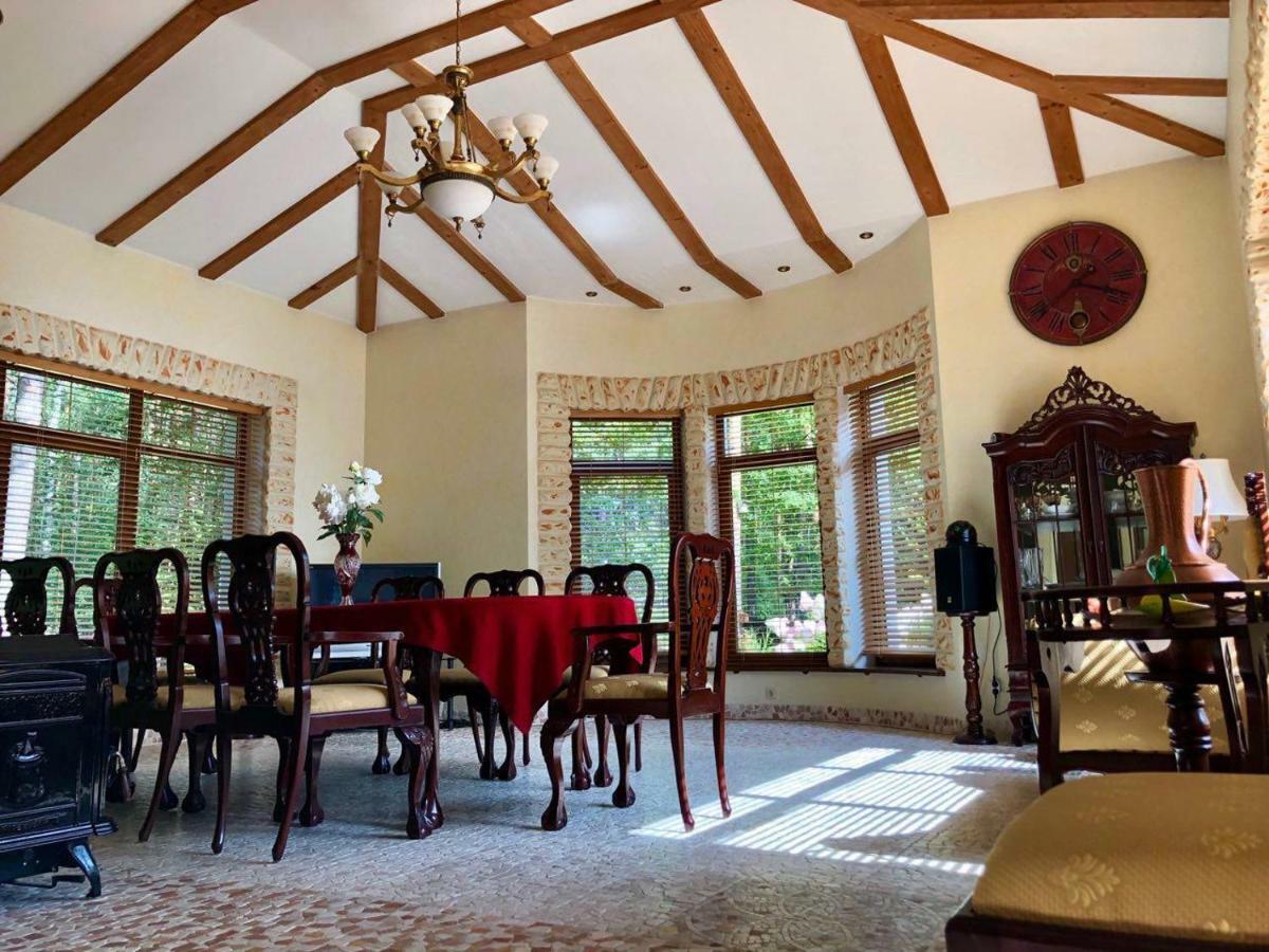 Guests House With Amazing Pool And Sauna Babīte Esterno foto